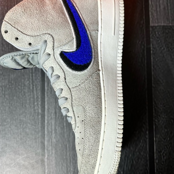 Nike Air Force 1 High LV8 'Chenille Fluff Swoosh' Shoe Size 11.5 Grey 806403-015 - Picture 8 of 13